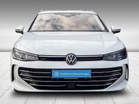 Gebraucht VW Passat Elegance 150 PS (110 kW) 2024 Pure white Kombi