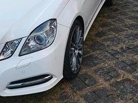Gebraucht Mercedes E220 Avantgarde 170 PS (125 kW) 2012 Weiß Kombi