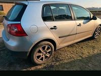 Gebraucht VW Golf V 115 PS (84 kW) 2004 Silber Kleinwagen