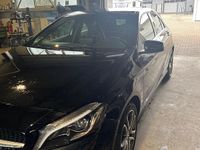 Gebraucht Mercedes A180 122 PS (89 kW) 2016 Schwarz Kleinwagen
