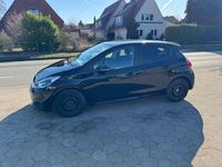 Gebraucht Peugeot 208 Active 99 PS (72 kW) 2017 Farbe encreblau oder dark blu Kleinwagen