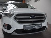 Gebraucht Ford Kuga Titanium 179 PS (131 kW) 2018 Weiß SUV