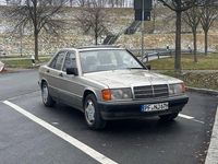 Gebraucht Mercedes 190 75 PS (55 kW) 1990 Gold Limousine