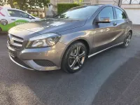 Gebraucht Mercedes A180 122 PS (89 kW) 2015 Mountaingrau  met. Kleinwagen