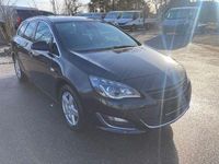 Second-hand Opel Astra Sport 140 CP (102 kW) 2013 Negru Break