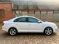 Gebraucht Skoda Rapid Elegance 105 PS (77 kW) 2013 Weiß Kleinwagen