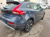 Gebraucht Volvo V40 Plus 152 PS (111 kW) 2017 Denim blue / metallic SUV
