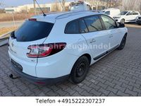 Gebraucht Renault Mégane III Dynamique 106 PS (77 kW) 2011 Weiß Limousine