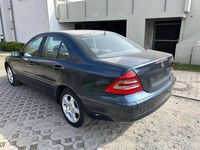 Gebraucht Mercedes C220 143 PS (105 kW) 2001 Blau Limousine