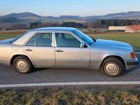 Gebraucht Mercedes E250 95 PS (69 kW) 1993 Silber Limousine