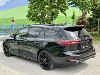 Gebraucht Ford Focus ST-Line 155 PS (114 kW) 2023 Obsidianschwarz metallic Kombi