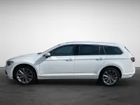 Gebraucht VW Passat Elegance 150 PS (110 kW) 2023 Weiß (gletscherweiß metallic) Kombi