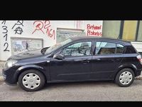 Second-hand Opel Astra 90 CP (66 kW) 2005 Negru Hatchback