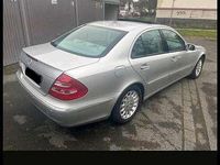 Gebraucht Mercedes E220 Elegance 150 PS (110 kW) 2004 Silber Limousine