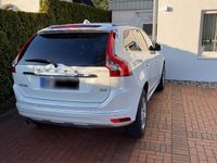 Gebraucht Volvo XC60 Summum 150 PS (110 kW) 2015 Weiß SUV