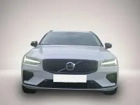 Gebraucht Volvo V60 Plus 197 PS (144 kW) 2025 Manufacturer Kombi