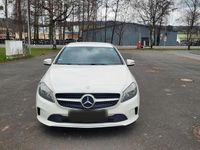 Gebraucht Mercedes A180 109 PS (80 kW) 2016 Weiß Limousine
