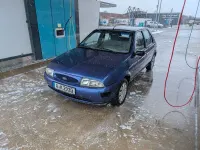 Używany Ford Fiesta 50 KM (36 kW) 1998 Niebieski Hatchback