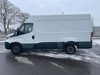 Second-hand Iveco Daily 116 CP (85 kW) 2017 Alb Monovolum