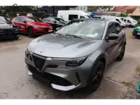 Neu Alfa Romeo Junior Sprint 145 PS (106 kW) 2026 Schwarz SUV