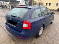 Gebraucht Skoda Octavia 105 PS (77 kW) 2012 Blau Kombi