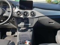 Gebraucht Mercedes B180 122 PS (89 kW) 2016 Weiß Van / Kleinbus