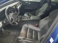 Gebraucht Volvo V60 R-Design 253 PS (186 kW) 2021 Bursting bluemetallic Kombi