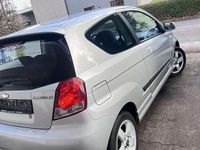 Gebraucht Chevrolet Kalos SX 94 PS (69 kW) 2009 Silber Limousine