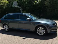 Gebraucht Skoda Superb Elegance 190 PS (139 kW) 2020 Grau Kombi