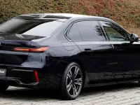 Gebraucht BMW 740L M Sport 299 PS (219 kW) 2023 Carbonschwarz Limousine