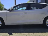 Używany Seat Leon Reference 116 KM (85 kW) 2022 Biały Sedan/Limuzyna