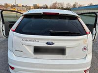 Gebraucht Ford Focus 116 PS (85 kW) 2010 Weiß Kleinwagen