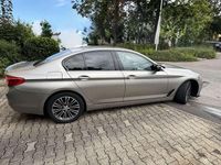 Gebraucht BMW 530 Sport Line 265 PS (194 kW) 2017 Gold Limousine