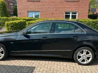Gebraucht Mercedes E200 136 PS (100 kW) 2011 Schwarz Limousine