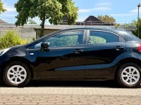 Gebraucht Kia Rio 84 PS (61 kW) 2015 Schwarz Limousine