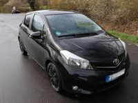 Gebraucht Toyota Yaris 99 PS (72 kW) 2013 Schwarz Kleinwagen
