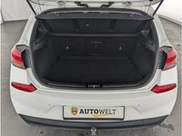 gebraucht Hyundai i30 i301.6 CRDi Style NAVI+PANO+SHZ+AHK+RFK+TEMP+ BC