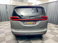 Neu Chrysler Pacifica 291 PS (214 kW) 2026 Grau Van / Kleinbus