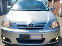 Używany Toyota Corolla 97 KM (71 kW) 2005 Srebrny Sedan/Limuzyna