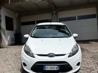Gebraucht Ford Fiesta Titanium 82 PS (60 kW) 2008 Weiß Kleinwagen