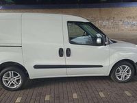 Gebraucht Opel Combo Selection 95 PS (69 kW) 2015 Weiß Van / Kleinbus