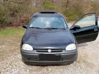 Usata Opel Corsa 45 CV (33 kW) 1995 Nero Utilitaria
