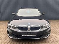 Gebraucht BMW 318 Shadowline 156 PS (114 kW) 2024 Schwarz Kombi