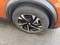 Gebraucht Peugeot 2008 Allure 100 kW (136 PS) 2023 Orange fusion SUV
