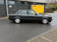 Gebraucht BMW 316 99 PS (72 kW) 1989 Schwarz Limousine