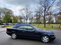 Gebraucht Mercedes CLK320 Elegance 218 PS (160 kW) 2002 Blau Cabrio