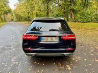 Gebraucht Mercedes E220 194 PS (142 kW) 2017 Blau Kombi