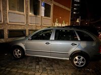 Second-hand Skoda Fabia 101 CP (74 kW) 2004 Argintiu Berlinǎ