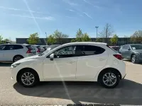 Używany Mazda 2 Exclusive-Line 90 KM (66 kW) 2023 Biały Hatchback
