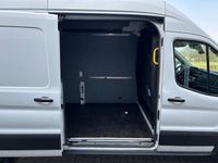 Gebraucht Ford Transit 131 PS (96 kW) 2024 Weiß Van / Kleinbus